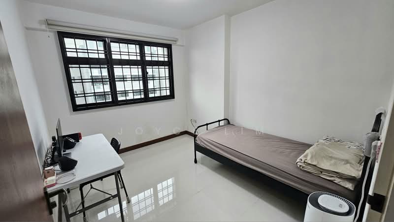 818C Choa Chu Kang Avenue 1, 818C Choa Chu Kang Avenue 1, 3 Bedrooms, 990 sqft, HDB Flat For Sale, by Joyce Lim, 500208823 - Bedroom - PropertyGuru.com.sg