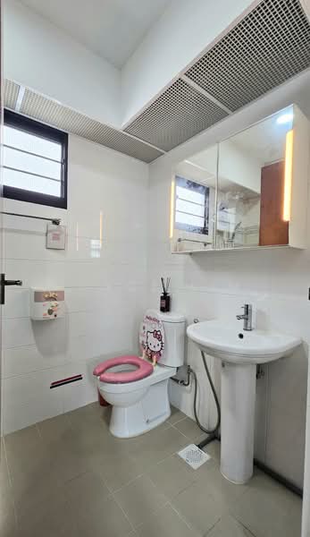 818C Choa Chu Kang Avenue 1, 818C Choa Chu Kang Avenue 1, 3 Bedrooms, 990 sqft, HDB Flat For Sale, by Joyce Lim, 500208823 - Bathroom - PropertyGuru.com.sg