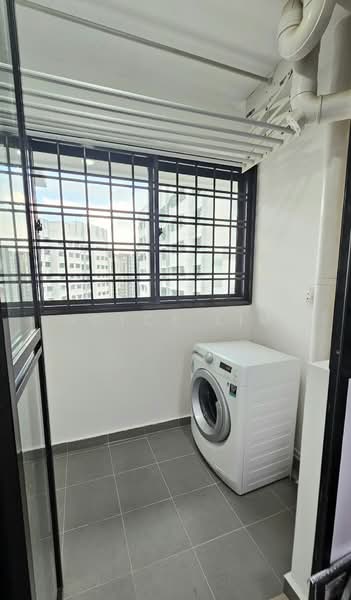 818C Choa Chu Kang Avenue 1, 818C Choa Chu Kang Avenue 1, 3 Bedrooms, 990 sqft, HDB Flat For Sale, by Joyce Lim, 500208823 - Balcony - PropertyGuru.com.sg