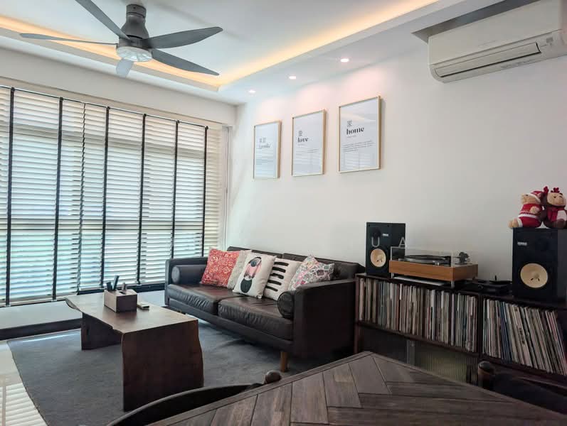 477C Upper Serangoon View, 477C Upper Serangoon View, 3 Bedrooms, 990 sqft, HDB Flat For Sale, by Eunice Chua, 500208824 - Living Room - PropertyGuru.com.sg
