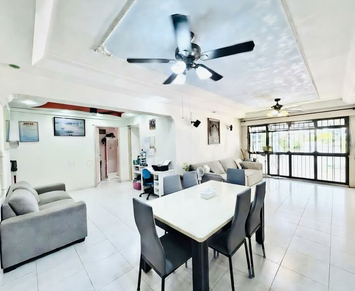 525 Woodlands Drive 14, 525 Woodlands Drive 14, 4 Bedrooms, 1,389 sqft, HDB Flat For Sale, by Mohamed Ameen, 500208848 - Living Room - PropertyGuru.com.sg