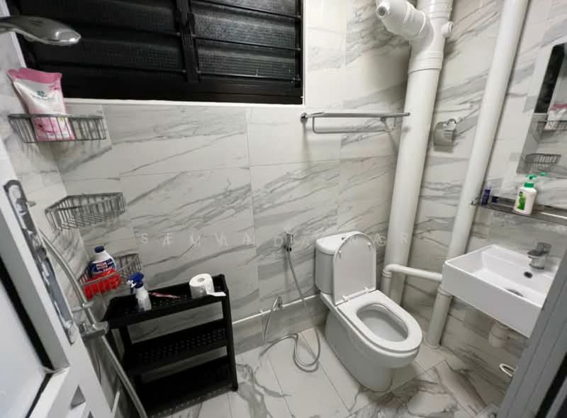 329 Bukit Batok Street 33, 329 Bukit Batok Street 33, Room Rental, 100 sqft, HDB Flat For Rent, by Selva Kumar, 500208853 - Bathroom - PropertyGuru.com.sg