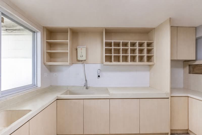 Sembawang Straits Estate, Jalan Machang, 3 Bedrooms, 1,900 sqft, Semi-Detached House For Sale, by Kit Toh, 500208857 - Kitchen - PropertyGuru.com.sg