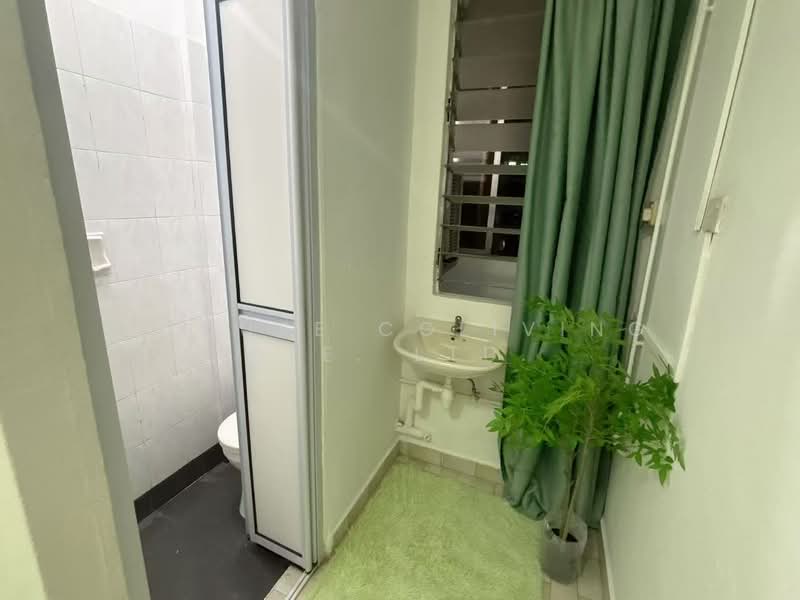 Kim Sia Court, 1 Jalan Jintan, Room Rental, 100 sqft, Condominium For Rent, by ling, 500208882 - Bathroom - PropertyGuru.com.sg