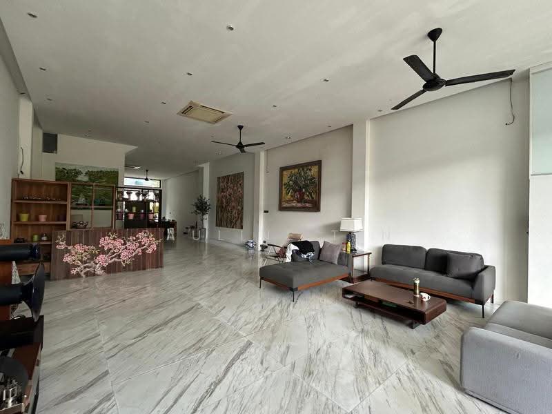 ❤️ Contemporary Terrace Home❤️ Near Hillview MRT ❤️, Hillview Garden Estate, Jalan Gumilang, Jalan Dermawan, Jalan Remaja, Dairy Farm / Bukit Panjang / Choa Chu Kang, 6 Bedrooms, 5,000 sqft, Terraced House For Sale, by Pauline Tan, 500208884 - PropertyGuru.com.sg