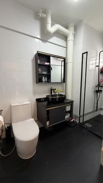 643 Yishun Street 61, 643 Yishun Street 61, 4 Bedrooms, 1,572 sqft, HDB Flat For Sale, by Christine Wee, 500208895 - Bathroom - PropertyGuru.com.sg