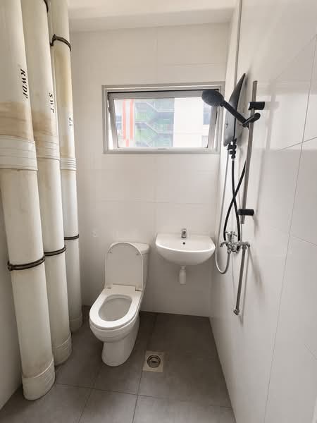 Eldix, 11 Mandai Estate, 1,389 sqft, Light Industrial (B1) For Rent, by Shay Ho, 500208901 - Bathroom - CommercialGuru.com.sg