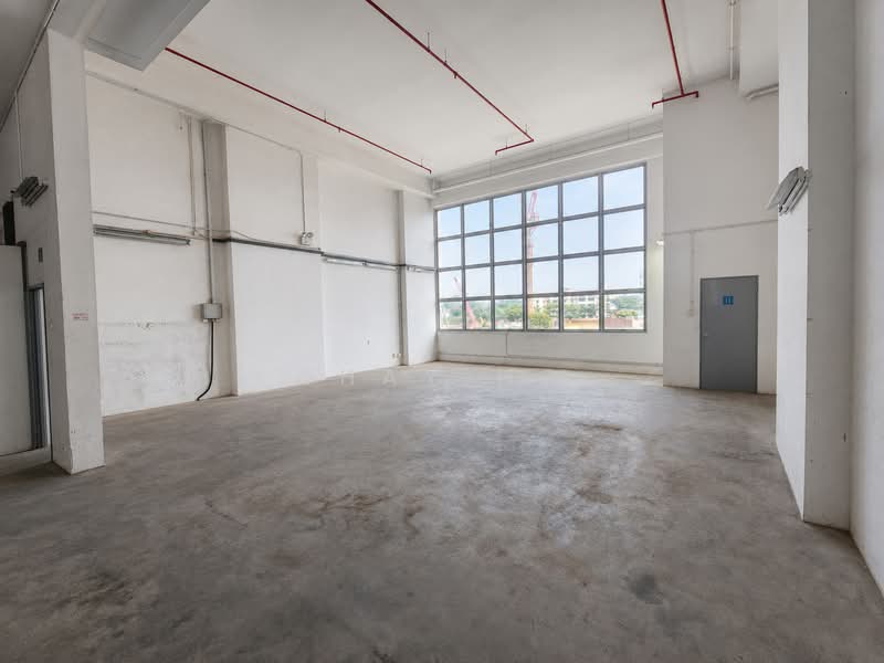 Eldix, 11 Mandai Estate, 1,389 sqft, Light Industrial (B1) For Rent, by Shay Ho, 500208901 - 6m high ceiling unit - CommercialGuru.com.sg