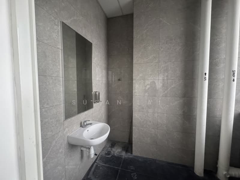 REVV, 1 Corporation Drive, 1,755 sqft, Factory / Workshop (B2) For Sale, by Susan Lai, 500208903 - Bathroom - CommercialGuru.com.sg