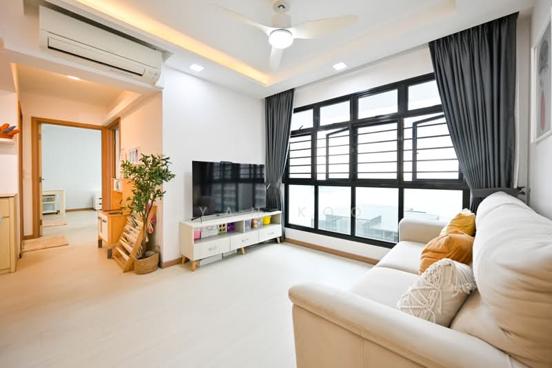 419A Northshore Drive, 419A Northshore Drive, 3 Bedrooms, 1,012 sqft, HDB Flat For Sale, by Ryan Koo, 500208918 - Living Room - PropertyGuru.com.sg