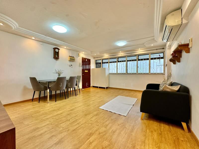 129 Kim Tian Road, 129 Kim Tian Road, 3 Bedrooms, 1,000 sqft, HDB Flat For Sale, by Jeremy He, 500208919 - Living Room - PropertyGuru.com.sg