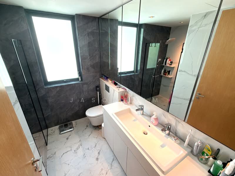 Thomson Three, 21 Bright Hill Drive, 4 Bedrooms, 3,283 sqft, Cluster House For Sale, by Jason Lim, 500208933 - Bathroom - PropertyGuru.com.sg