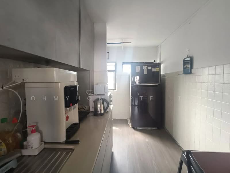 208 Toa Payoh North, 208 Toa Payoh North, 3 Bedrooms, 871 sqft, HDB Flat For Sale, by EVON NG, 500208954 - Kitchen - PropertyGuru.com.sg