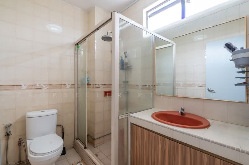 Platina Gardens, , 5 Bedrooms, 3,776 sqft, Semi-Detached House For Sale, by Aileen Chew, 500208956 - Bathroom - PropertyGuru.com.sg