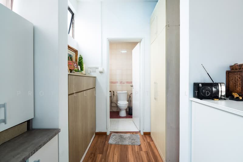 Platina Gardens, , 5 Bedrooms, 3,776 sqft, Semi-Detached House For Sale, by Aileen Chew, 500208956 - Bathroom - PropertyGuru.com.sg