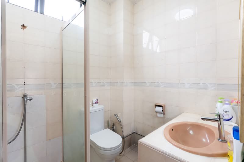 Platina Gardens, , 5 Bedrooms, 3,776 sqft, Semi-Detached House For Sale, by Aileen Chew, 500208956 - Bathroom - PropertyGuru.com.sg