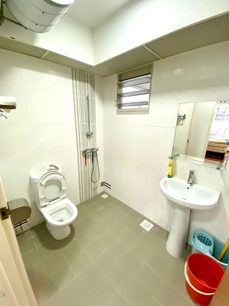 322B Sumang Walk, 322B Sumang Walk, 3 Bedrooms, 1,001 sqft, HDB Flat For Rent, by Wilson Chen, 500208960 - Bathroom - PropertyGuru.com.sg