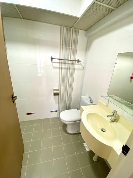 322B Sumang Walk, 322B Sumang Walk, 3 Bedrooms, 1,001 sqft, HDB Flat For Rent, by Wilson Chen, 500208960 - Bathroom - PropertyGuru.com.sg