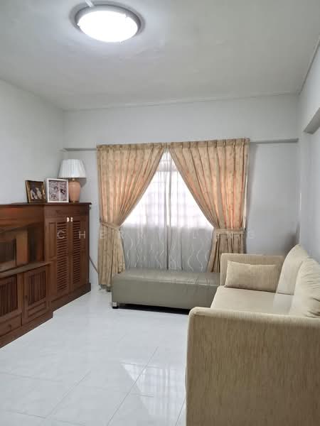 453 Jurong West Street 42, 453 Jurong West Street 42, 3 Bedrooms, 1,431 sqft, HDB Flat For Sale, by Cherry Ling, 500208968 - Living Room - PropertyGuru.com.sg