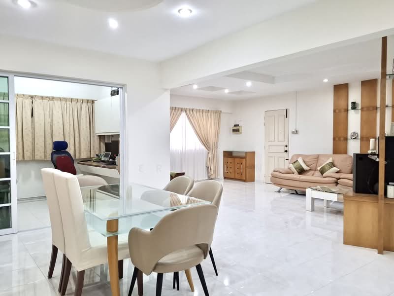 453 Jurong West Street 42, 453 Jurong West Street 42, 3 Bedrooms, 1,431 sqft, HDB Flat For Sale, by Cherry Ling, 500208968 - Dining Room - PropertyGuru.com.sg