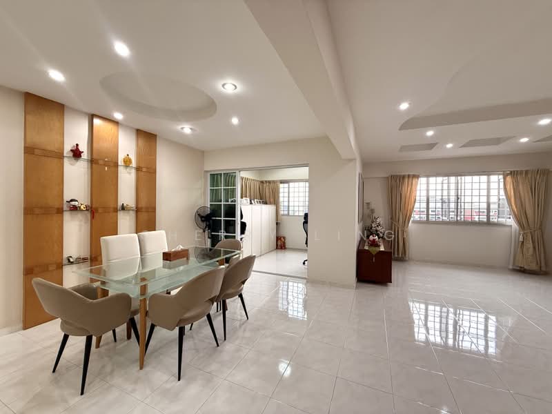 453 Jurong West Street 42, 453 Jurong West Street 42, 3 Bedrooms, 1,431 sqft, HDB Flat For Sale, by Cherry Ling, 500208968 - Living Room - PropertyGuru.com.sg