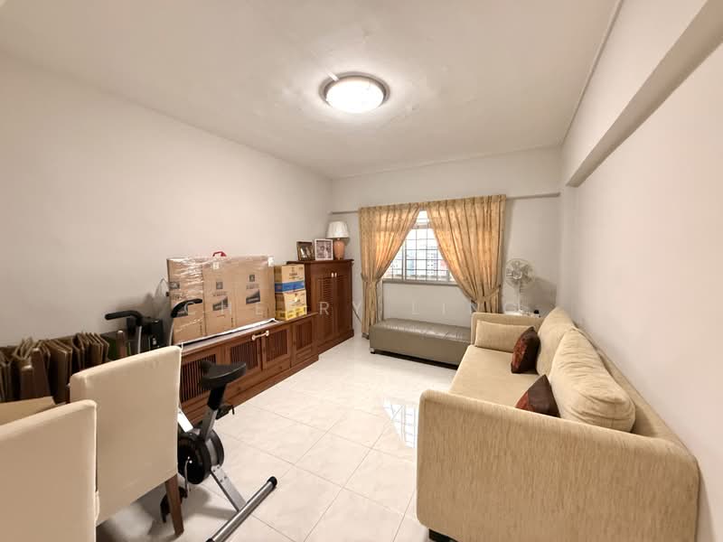 453 Jurong West Street 42, 453 Jurong West Street 42, 3 Bedrooms, 1,431 sqft, HDB Flat For Sale, by Cherry Ling, 500208968 - Living Room - PropertyGuru.com.sg