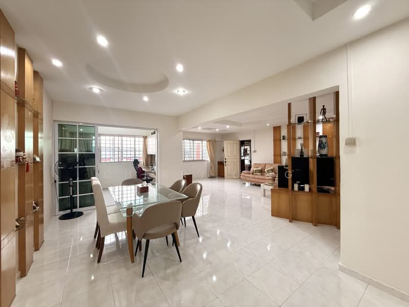 453 Jurong West Street 42, 453 Jurong West Street 42, 3 Bedrooms, 1,431 sqft, HDB Flat For Sale, by Cherry Ling, 500208968 - Living Room - PropertyGuru.com.sg