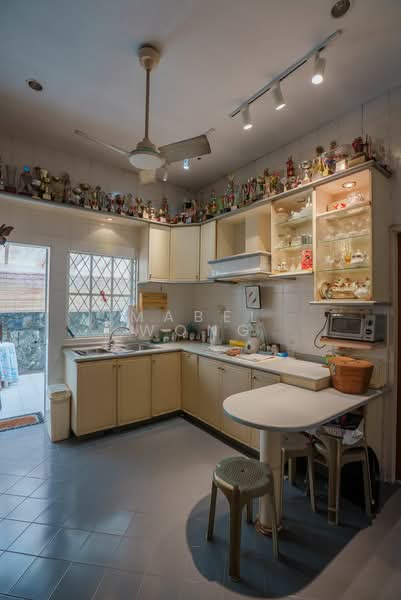 Orchid Drive, Orchid Drive, 4 Bedrooms, 1,275 sqft, Detached House For Sale, by Mabel Wong, 500208969 - Kitchen - PropertyGuru.com.sg