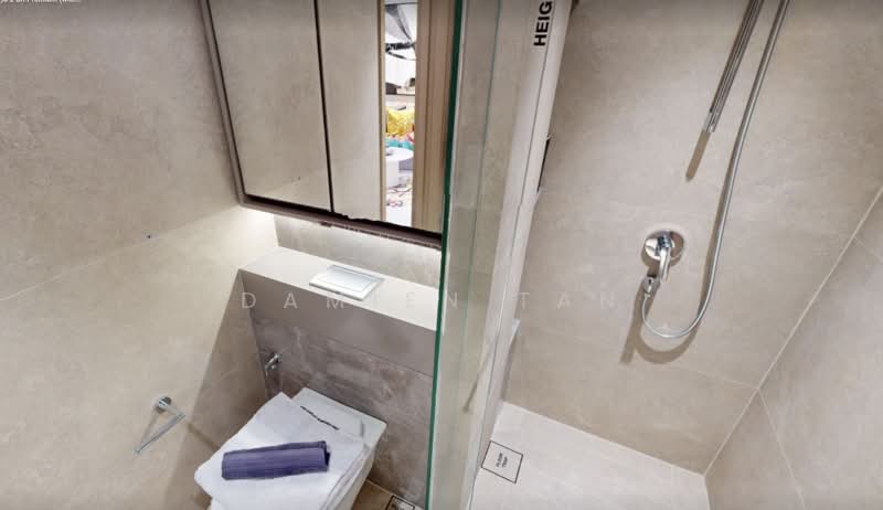 D24 | WALK TO MRT | AMENITIES GALORE, , 4 Bedrooms, 1,249 sqft, Condominium For Sale, by Damien Tan, 500208975 - Bathroom - PropertyGuru.com.sg