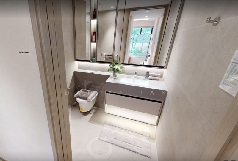 D24 | WALK TO MRT | AMENITIES GALORE, , 4 Bedrooms, 1,249 sqft, Condominium For Sale, by Damien Tan, 500208975 - Bathroom - PropertyGuru.com.sg