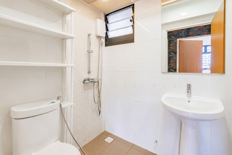 991A Buangkok Link, 991A Buangkok Link, 2 Bedrooms, 732 sqft, HDB Flat For Sale, by Kelly Tan, 500208977 - Bathroom - PropertyGuru.com.sg