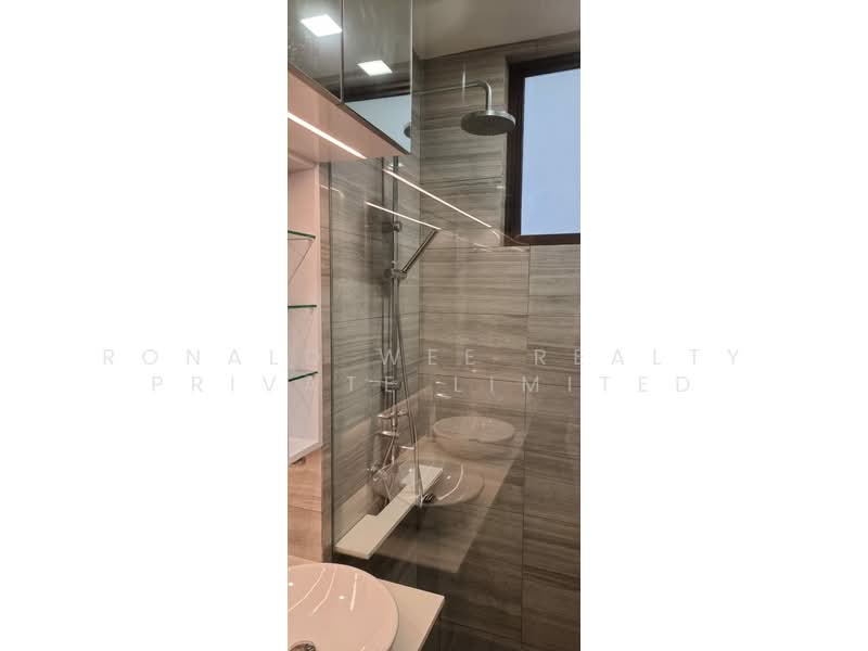 Richmond Park, 3 Bideford Road, 2 Bedrooms, 1,012 sqft, Condominium For Rent, by RONALD, 500208986 - Bathroom - PropertyGuru.com.sg