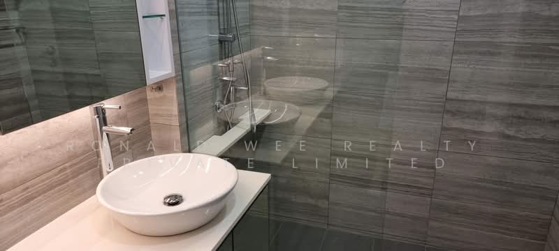 Richmond Park, 3 Bideford Road, 2 Bedrooms, 1,012 sqft, Condominium For Rent, by RONALD, 500208986 - Bathroom - PropertyGuru.com.sg