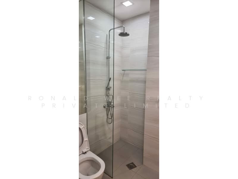 Richmond Park, 3 Bideford Road, 2 Bedrooms, 1,012 sqft, Condominium For Rent, by RONALD, 500208986 - Bathroom - PropertyGuru.com.sg