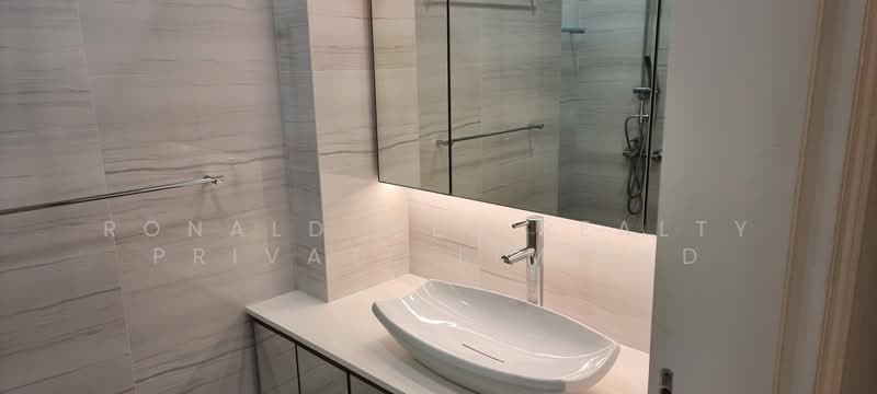 Richmond Park, 3 Bideford Road, 2 Bedrooms, 1,012 sqft, Condominium For Rent, by RONALD, 500208986 - Bathroom - PropertyGuru.com.sg
