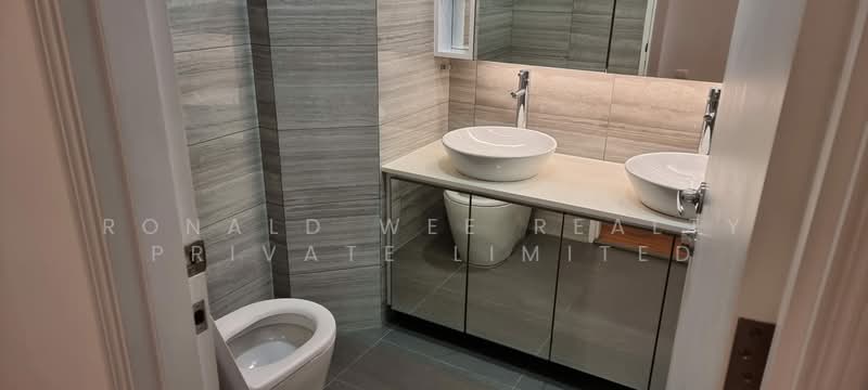 Richmond Park, 3 Bideford Road, 2 Bedrooms, 1,012 sqft, Condominium For Rent, by RONALD, 500208986 - Bathroom - PropertyGuru.com.sg