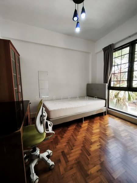 Parkview Apartments, 1 Bukit Batok Street 25, 3 Bedrooms, 1,119 sqft, Apartment For Rent, by Shrirang Kelkar, 500208987 - Bedroom - PropertyGuru.com.sg