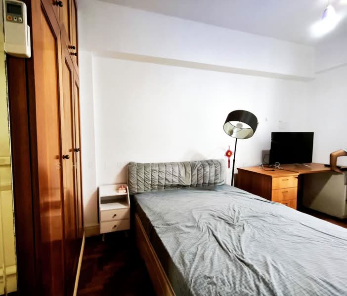 Parkview Apartments, 1 Bukit Batok Street 25, 3 Bedrooms, 1,119 sqft, Apartment For Rent, by Shrirang Kelkar, 500208987 - Bedroom - PropertyGuru.com.sg