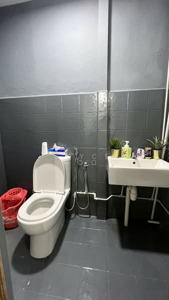 Sembawang Road, Sembawang Road, 800 sqft, Shop / Shophouse For Rent, by Joyce Foo, 500208995 - Bathroom - CommercialGuru.com.sg