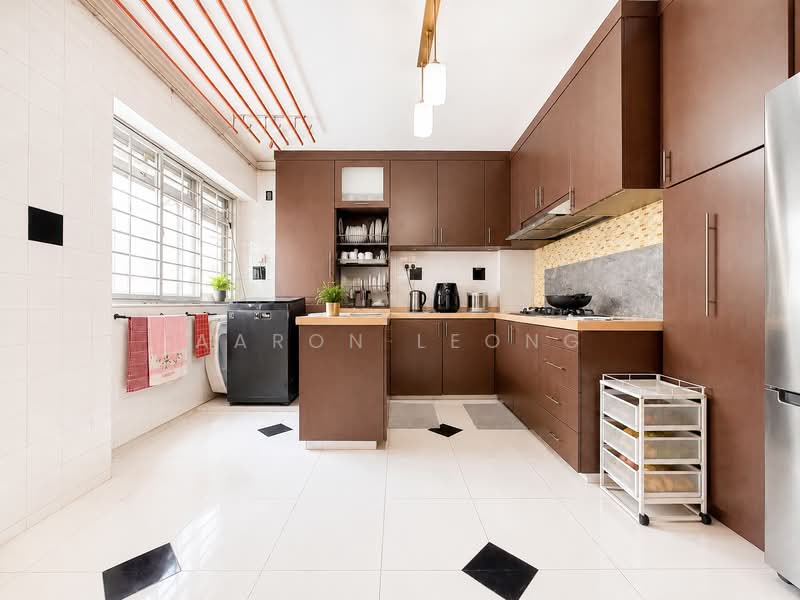 185 Pasir Ris Street 11, 185 Pasir Ris Street 11, 4 Bedrooms, 1,333 sqft, HDB Flat For Sale, by Aaron Leong, 500208996 - Kitchen - PropertyGuru.com.sg