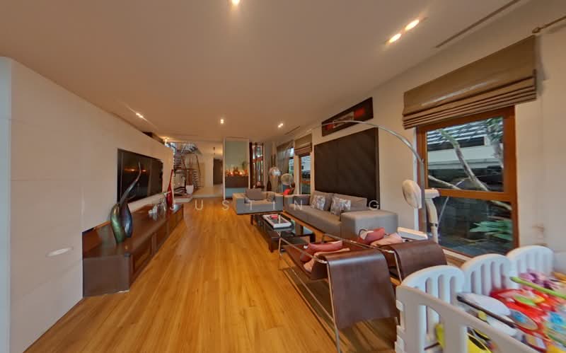 Goodman / Branksome / Bournemouth, , 6 Bedrooms, 4,800 sqft, Detached House For Sale, by Justin Ng, 500209036 - Living Room - PropertyGuru.com.sg