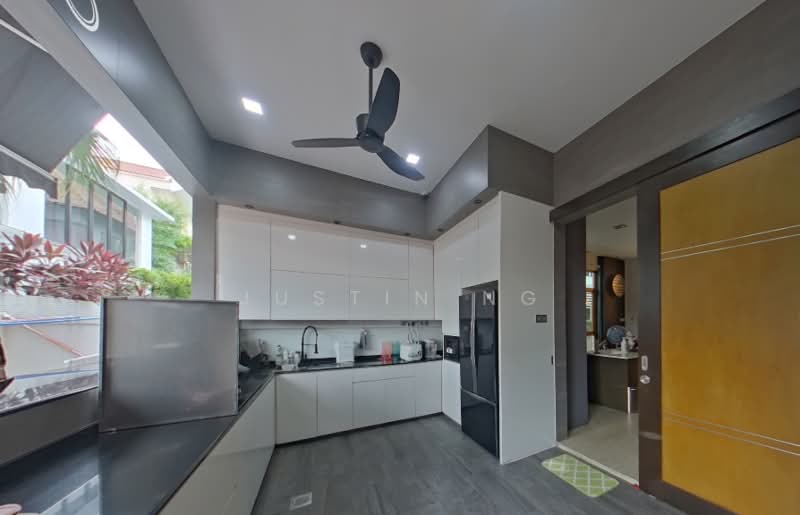 Goodman / Branksome / Bournemouth, , 6 Bedrooms, 4,800 sqft, Detached House For Sale, by Justin Ng, 500209036 - Kitchen - PropertyGuru.com.sg