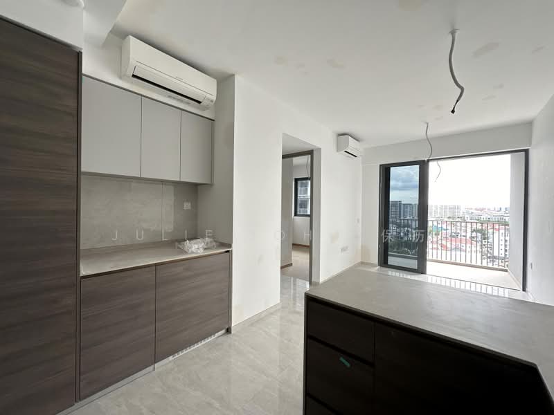 The Florence Residences, 81 Hougang Avenue 2, 2 Bedrooms, 635 sqft, Condominium For Sale, by Julie Soh 苏保历, 500209037 - Kitchen - PropertyGuru.com.sg