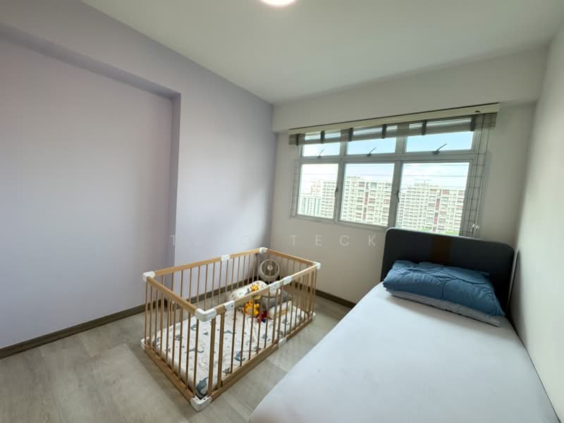 451B Bukit Batok West Avenue 6, 451B Bukit Batok West Avenue 6, 3 Bedrooms, 1,001 sqft, HDB Flat For Sale, by TJIO TECK, 500209049 - Bedroom - PropertyGuru.com.sg
