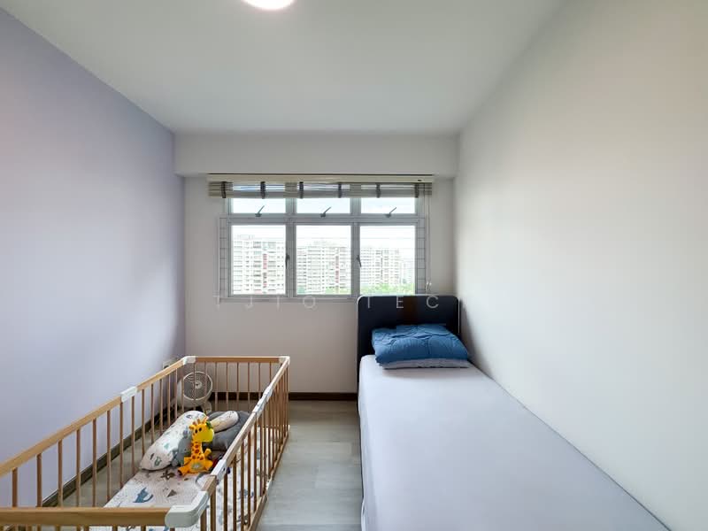 451B Bukit Batok West Avenue 6, 451B Bukit Batok West Avenue 6, 3 Bedrooms, 1,001 sqft, HDB Flat For Sale, by TJIO TECK, 500209049 - Bedroom - PropertyGuru.com.sg