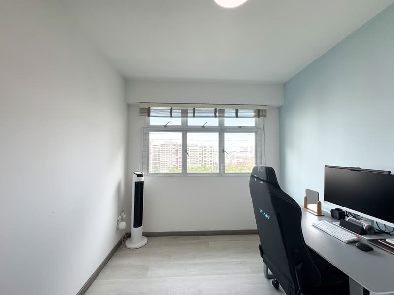451B Bukit Batok West Avenue 6, 451B Bukit Batok West Avenue 6, 3 Bedrooms, 1,001 sqft, HDB Flat For Sale, by TJIO TECK, 500209049 - Study - PropertyGuru.com.sg