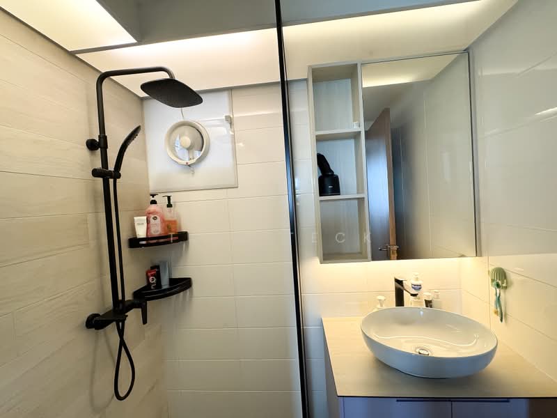 451B Bukit Batok West Avenue 6, 451B Bukit Batok West Avenue 6, 3 Bedrooms, 1,001 sqft, HDB Flat For Sale, by TJIO TECK, 500209049 - Bathroom - PropertyGuru.com.sg