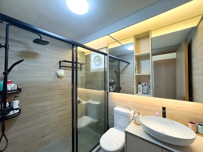 451B Bukit Batok West Avenue 6, 451B Bukit Batok West Avenue 6, 3 Bedrooms, 1,001 sqft, HDB Flat For Sale, by TJIO TECK, 500209049 - Bathroom - PropertyGuru.com.sg
