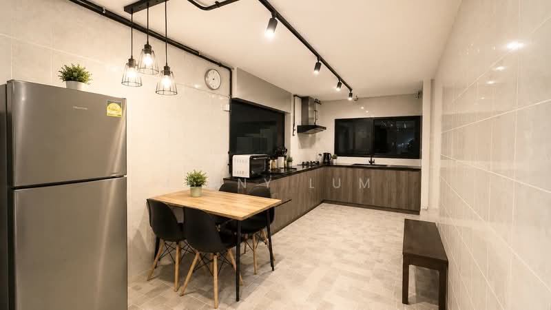 348 Clementi Avenue 5, 348 Clementi Avenue 5, 3 Bedrooms, 990 sqft, HDB Flat For Sale, by Jenny Lum, 500209054 - Kitchen - PropertyGuru.com.sg