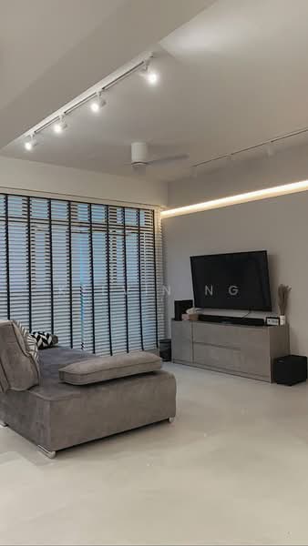 683A Edgedale Plains, 683A Edgedale Plains, 3 Bedrooms, 1,001 sqft, HDB Flat For Sale, by Kelvin Ng, 500209067 - Living Room - PropertyGuru.com.sg